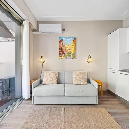 La - - Face A La - Climatisation アパート