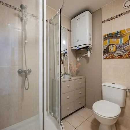 La - - Face A La - Climatisation アパート *