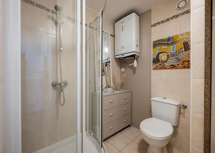 La - - Face A La - Clim Terrasse דירה *