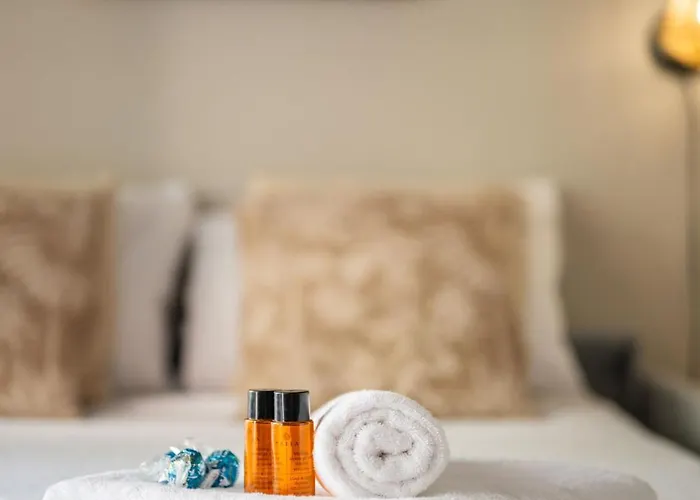 La - - Face A La - Clim Terrasse * מנטון